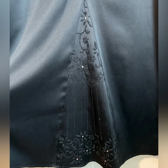 Elegant Black Beaded Prom Dress - Picture 7 of 9